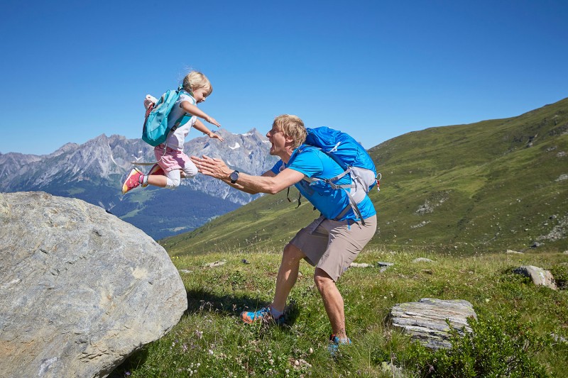 Bild: Wandern mit Kindern im Sommerurlaub