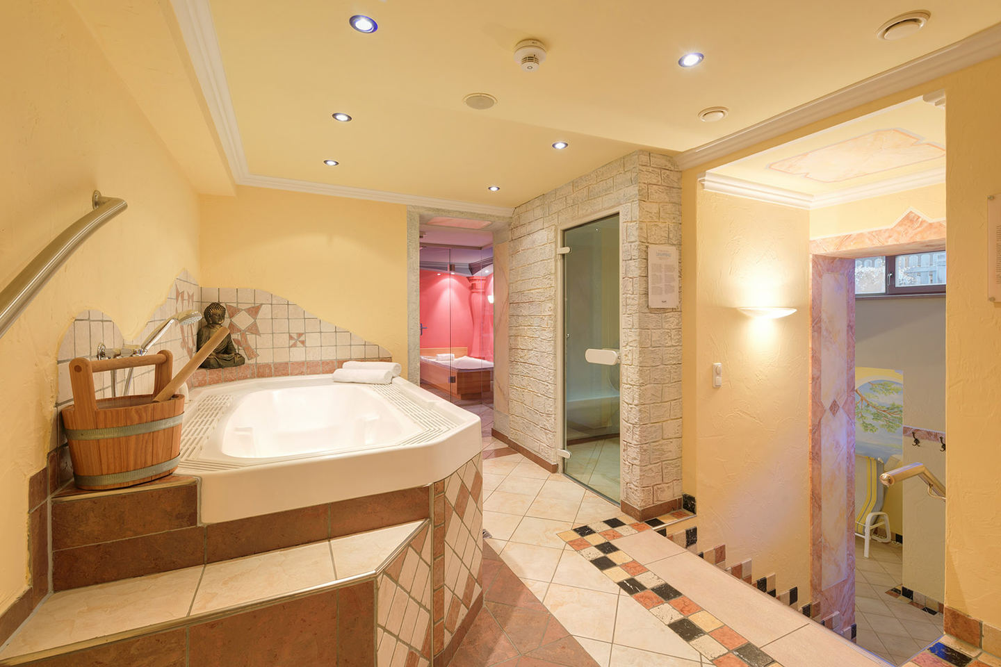 Wellnessbereich mit Sauna, Infrarot und mehr