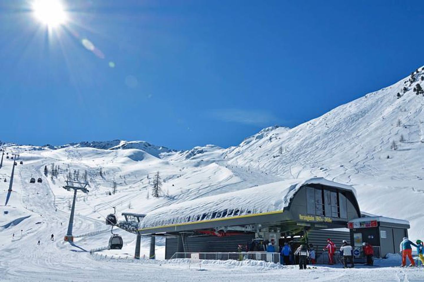 Cable cars and perfectly groomed slopes on a ski holiday in See, Ischgl-Paznaun
