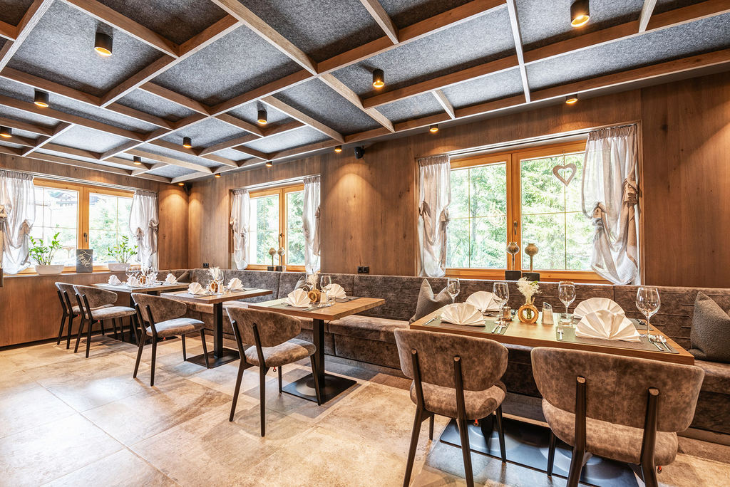 Restaurant-Bereich Hotel Enzian See
